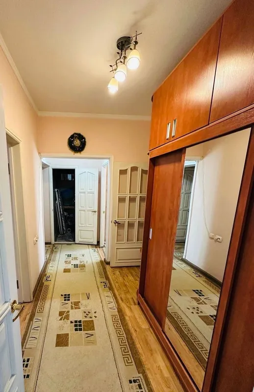 Продается 3х комнатная квартира срочно 4
