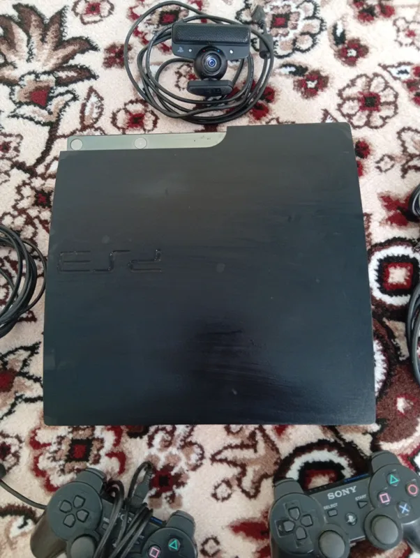 playstation 3 slim jostik 2ta + kamera 2