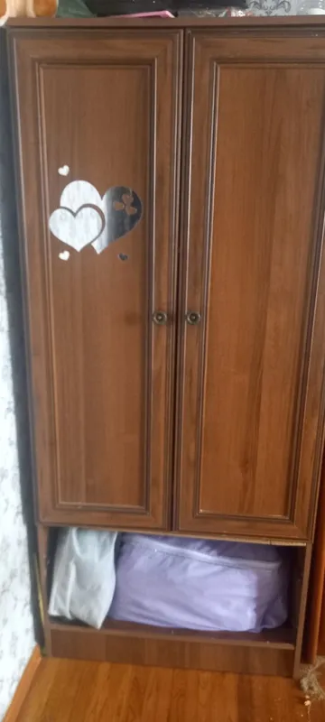 Шкаф.