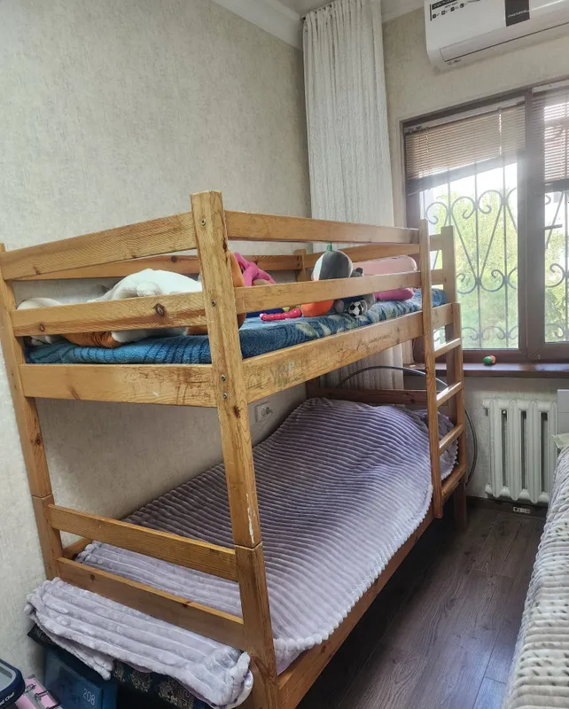Продается двухэтажная кровать. 3 Продается двухэтажная кровать. 3