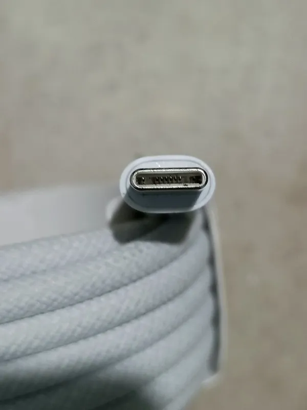 Кабель от Apple Tupe C 2