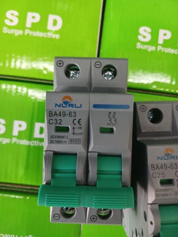 DC avtomatlar 32A. 25A. 20A 2 DC avtomatlar 32A. 25A. 20A 2