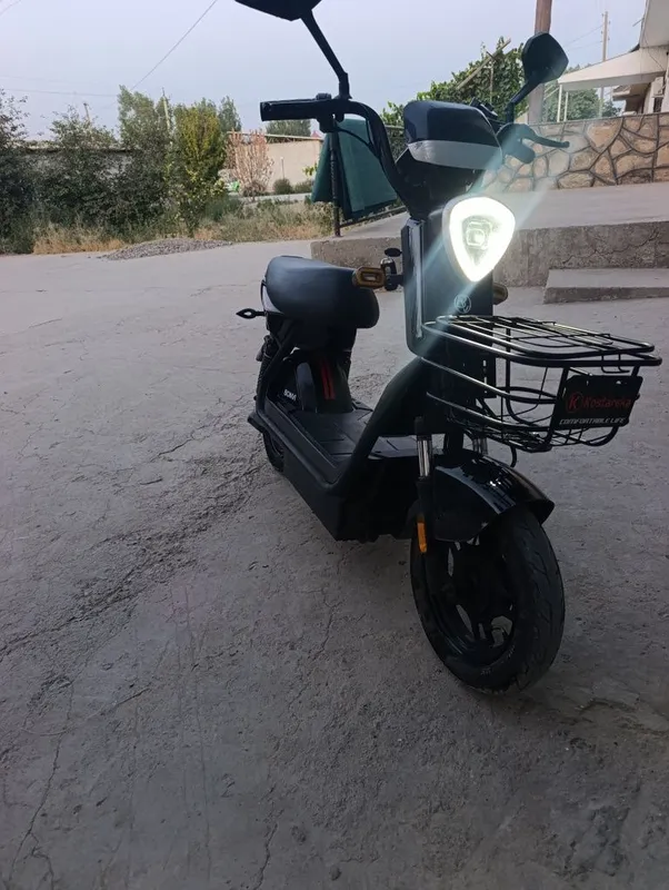 Sukutir sotiladi holati idiyal holatda bitta zaryad bilan 60 km yuradi
