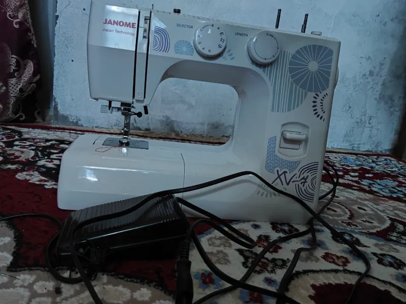 Janome XV7