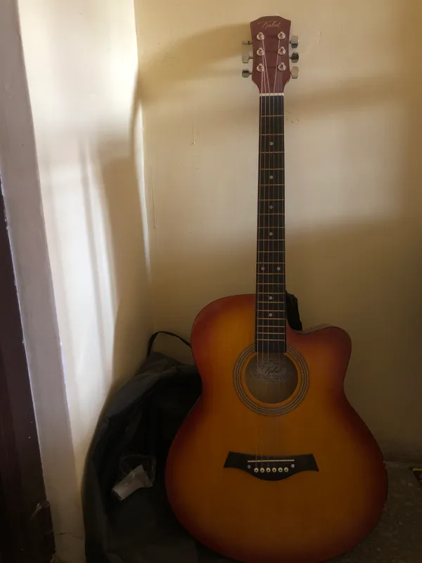GITARA. SOTILADI SHOSHILINCH