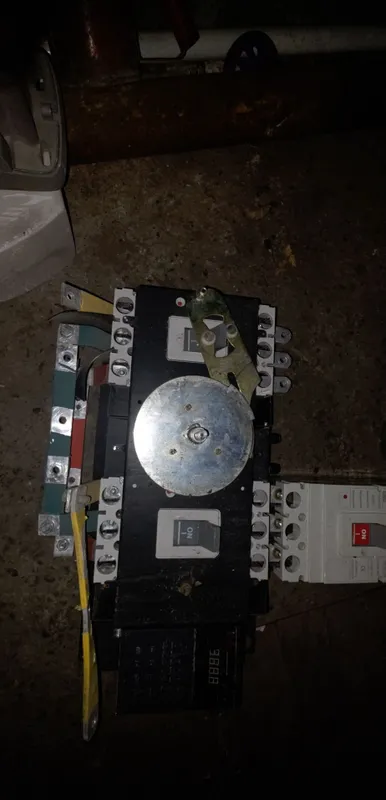 Блок АВР 315А в сборе / Автоматический ввод резерва CNC 315 Ампер б/у 3 Блок АВР 315А в сборе / Автоматический ввод резерва CNC 315 Ампер б/у 3