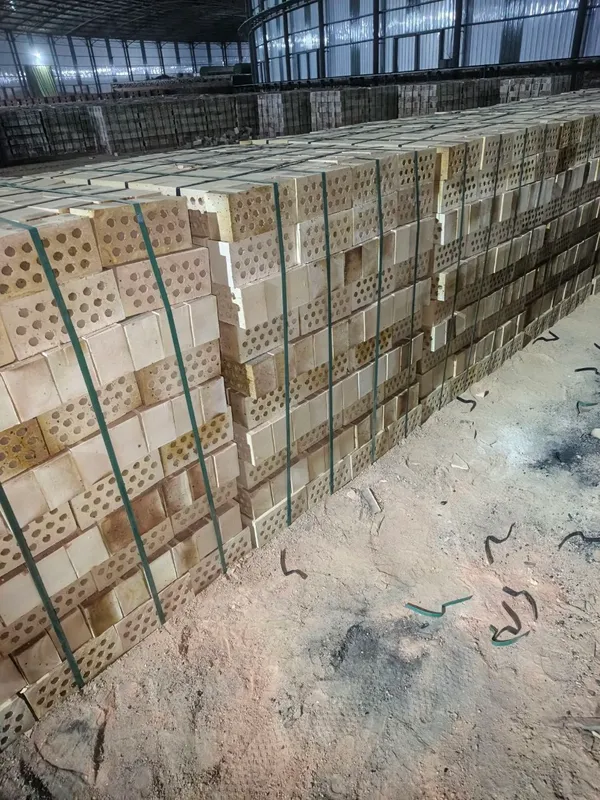 Продаётся кирпич, цена 1250 сум, есть доставка 9