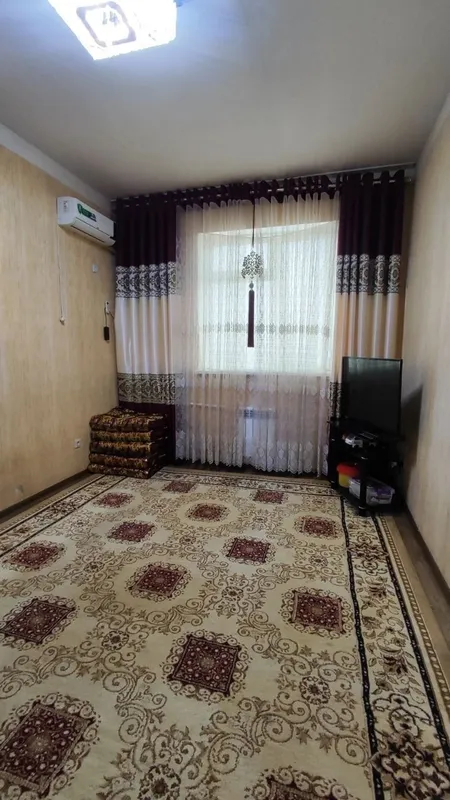 Kogon shaharda 2 xonali uy sotiladi