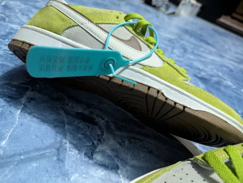 Nike Вьетнам да ишлаб чикарилган найк кроссовка