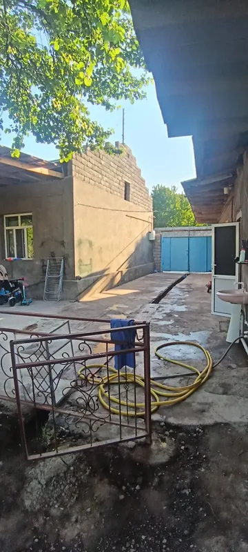 Uy sotiladi 12 sotik bolib xam sotiladi 7 Uy sotiladi 12 sotik bolib xam sotiladi 7