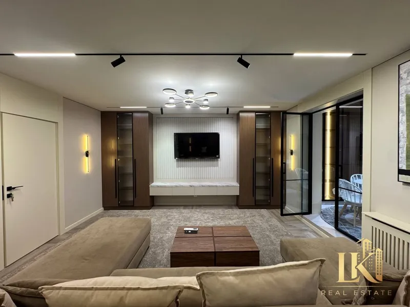 Продаётся 3-комнатная квартира, 80 м², 2/4, Яккасарайский район (м. Космонавты)