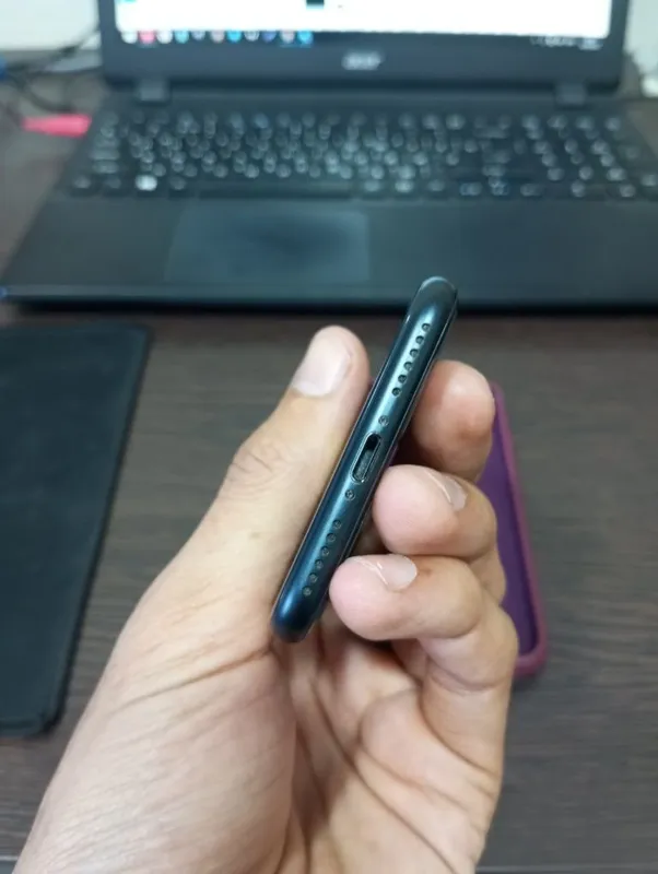 iPhone SE 2022 64 ГБ 5 iPhone SE 2022 64 ГБ 5
