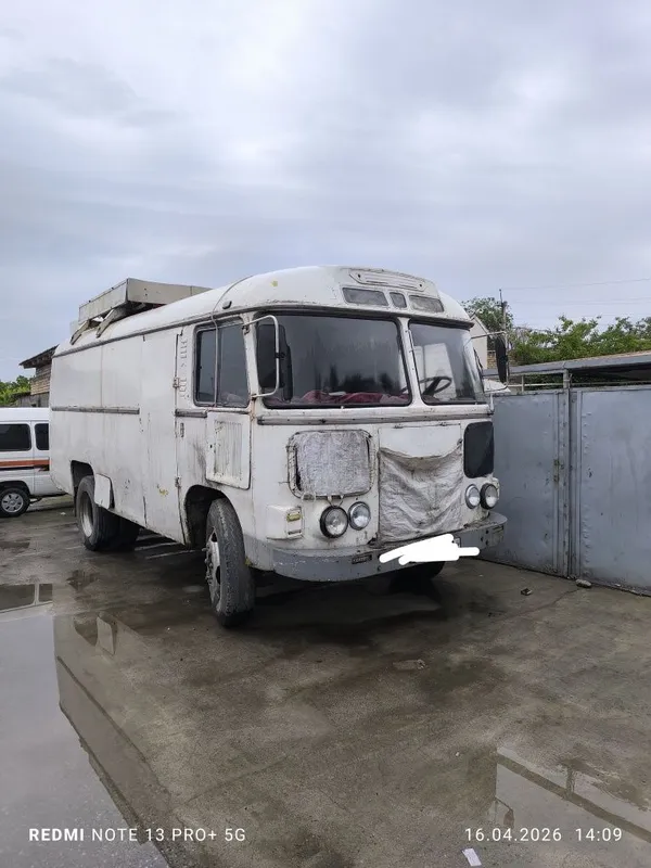 Aftobus pikap ishga tayor