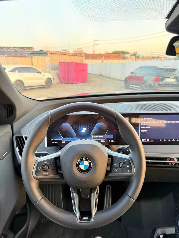 BMW iX Xdrive 45 10 BMW iX Xdrive 45 10