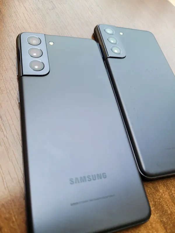 Samsung Galaxy S21 5G. OzU 8/256 GB. Гарантия есть 1