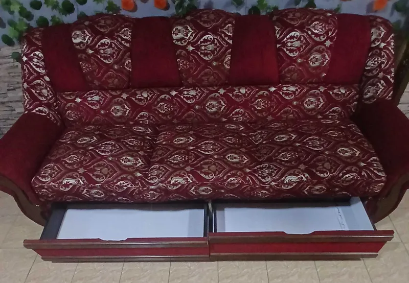 Katta divan myaxki sotiladi xolati zur pastki qismi shkafchalik 3 Katta divan myaxki sotiladi xolati zur pastki qismi shkafchalik 3