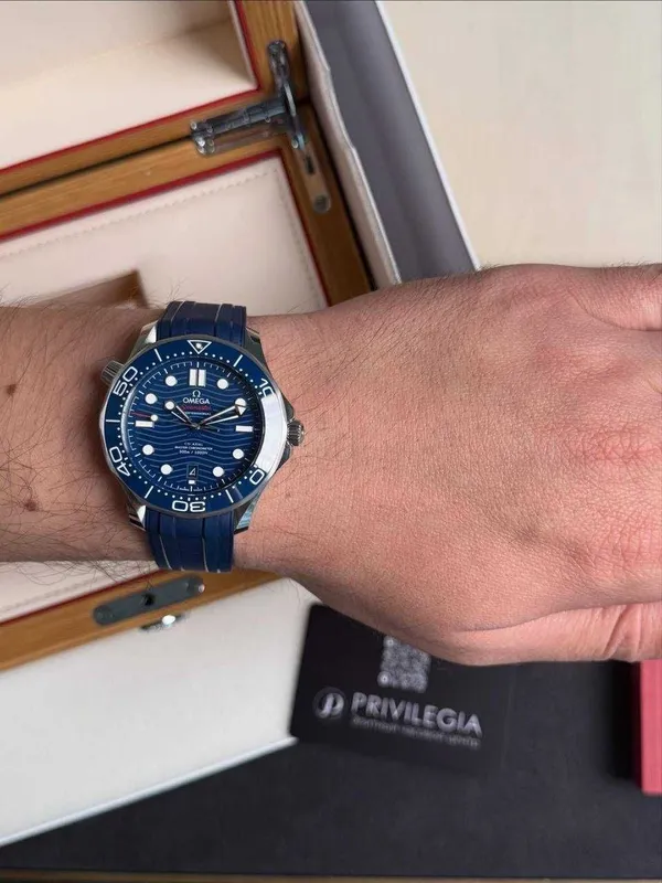 NEW Omega Seamaster Diver 300M Master Co-Axial 42 кауч син — фото 2