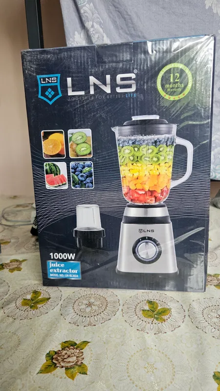Sharbat tayyorlash apparati. Blender.