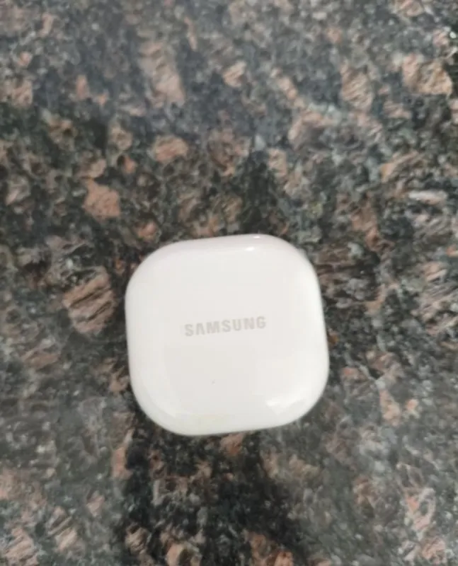 Samsung Galaxy Buds FE . Xolati :ideal Qirilmagan 2