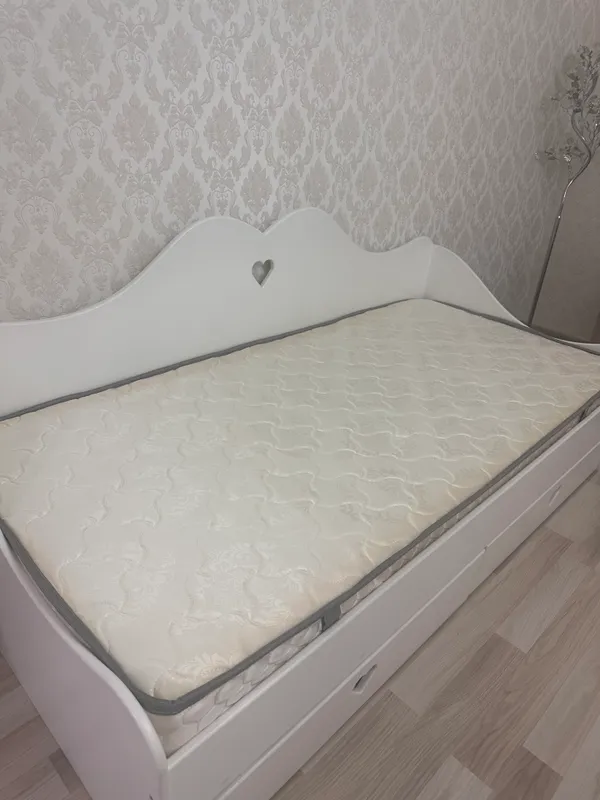Продается детская кровать 2 Продается детская кровать 2
