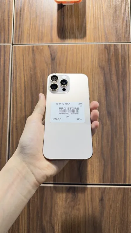 iphone 16 pro max naxtka