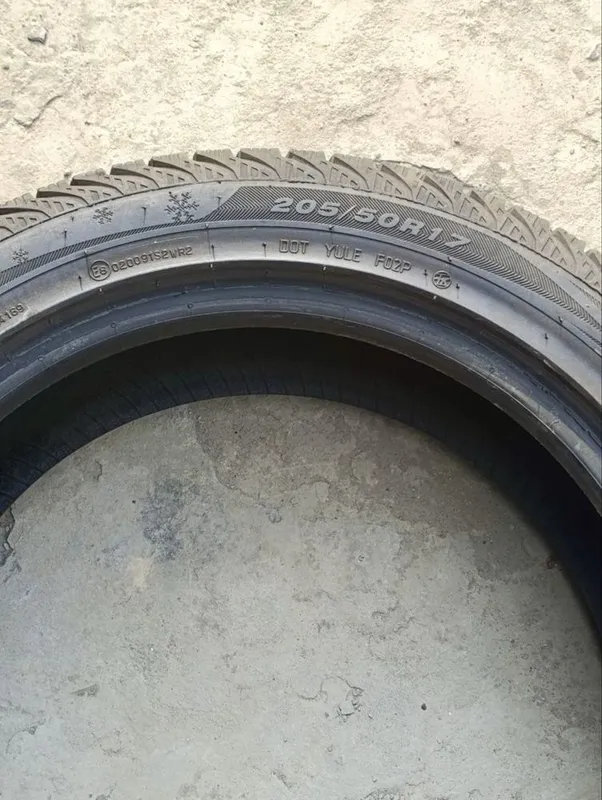 205/50R17 сотилади
