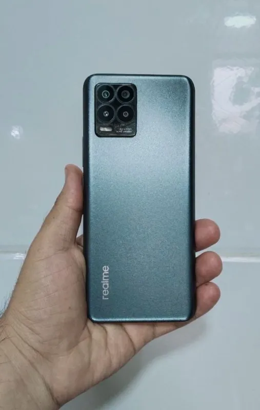 Realmi 8