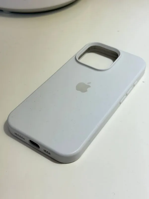Чехол для iPhone 16 Pro 1