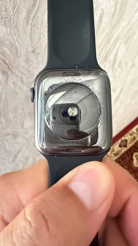 Apple watsh se 44mm GPS xolati yaxshi 3 Apple watsh se 44mm GPS xolati yaxshi 3