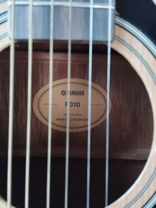 Yamaha original sintezator (pianino) va gitara 6 Yamaha original sintezator (pianino) va gitara 6