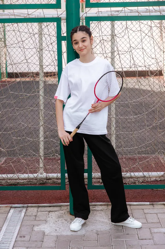 Maktab fizforma (qiz bola) Maktab fizforma (qiz bola)