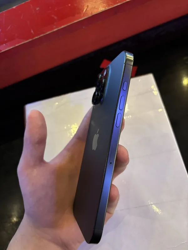 Iphone 16 pro max 3