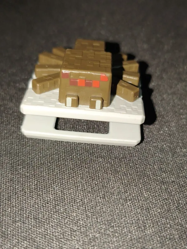Паук из Kinder Joy