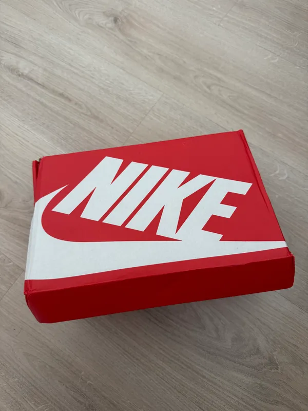 Ayollar krossovkasi Nike dunk low UK4 2 Ayollar krossovkasi Nike dunk low UK4 2