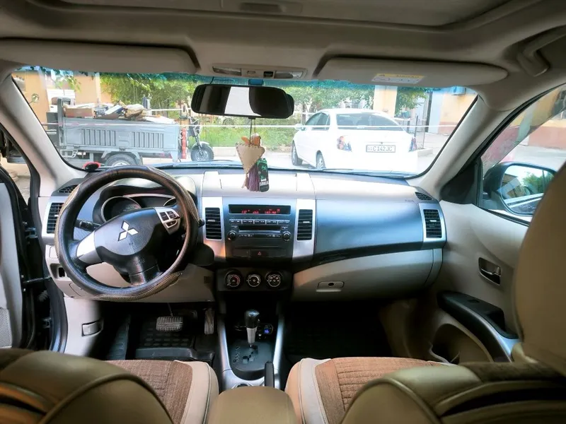 Прадам свое авто Mitsubishi Outlander 2
