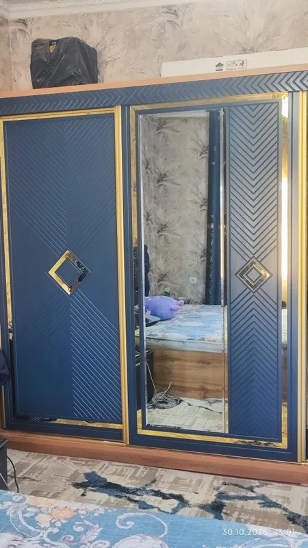 Продаётся спальня кровать и шифонер, трюмо новый в хорошем состояние — фото 2