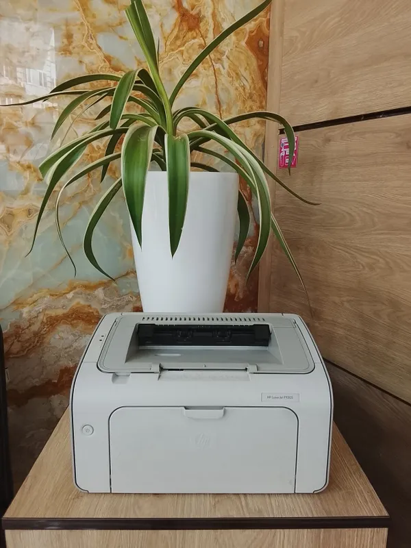 HP LaserJet P1005 лазерный принтер Продам лазерный принтер HP LaserJe