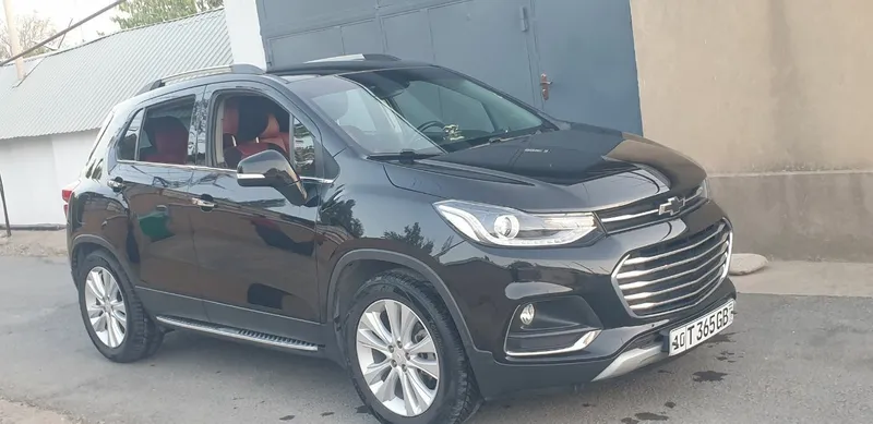 Ассалому алайкум. Срочно Трекр 1 автомобиль сотилади. Продаётся Трекр
