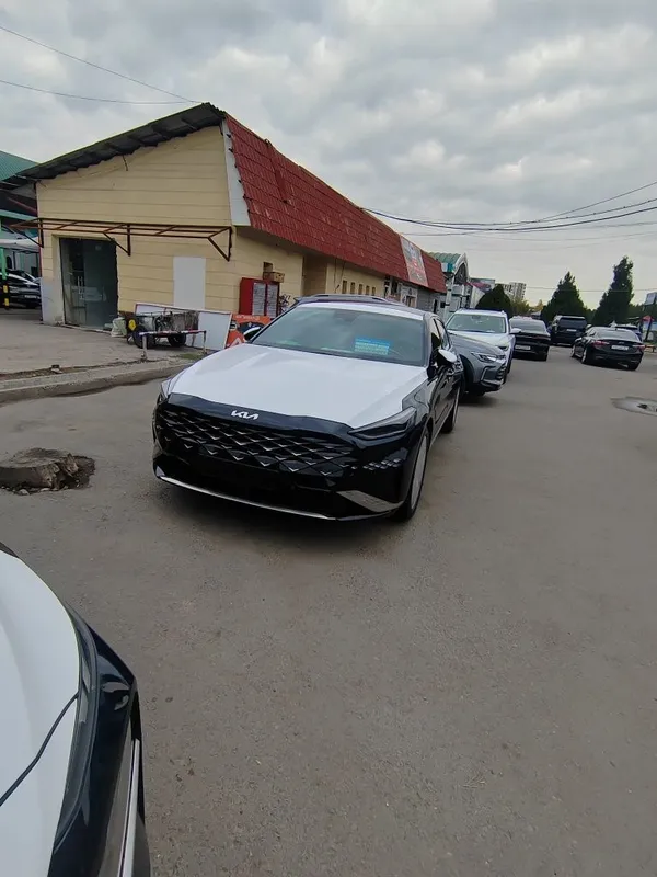 Автомобил киа к8 2 Автомобил киа к8 2