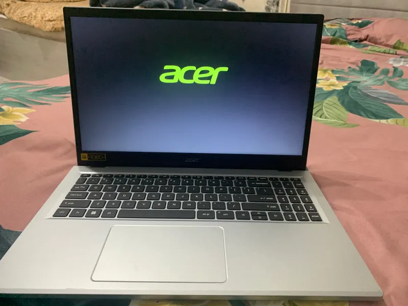 noutbuk acer 256/8 karobkasigaca bir 2 noutbuk acer 256/8 karobkasigaca bir 2