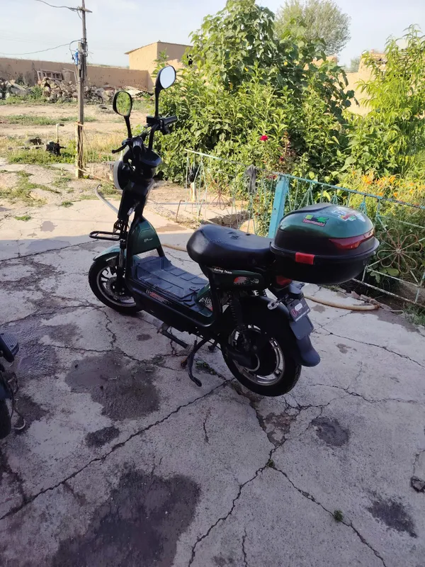 Sukuter sotiladi 3