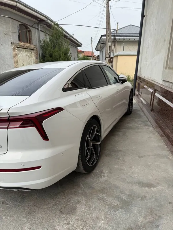 Bestune B 70 срочно сотилади! 3