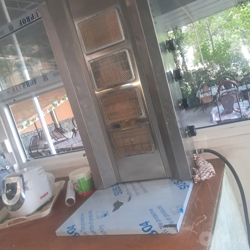 Продаются тостер и аппарат для шаурмы 2 Продаются тостер и аппарат для шаурмы 2