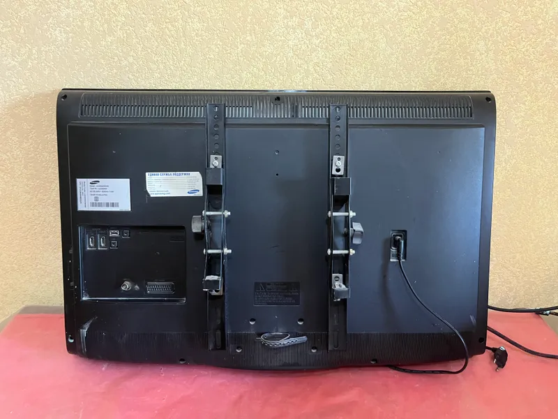 Телевизор Samsung LE32D403E2W 2 Телевизор Samsung LE32D403E2W 2