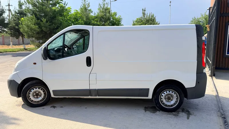 Opel Vivaro gruzovoy dizel 2014 2