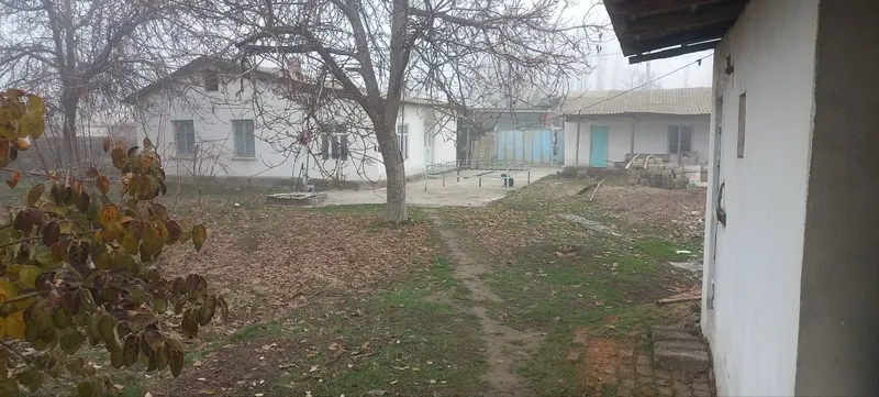 Uy va yer sotiladi