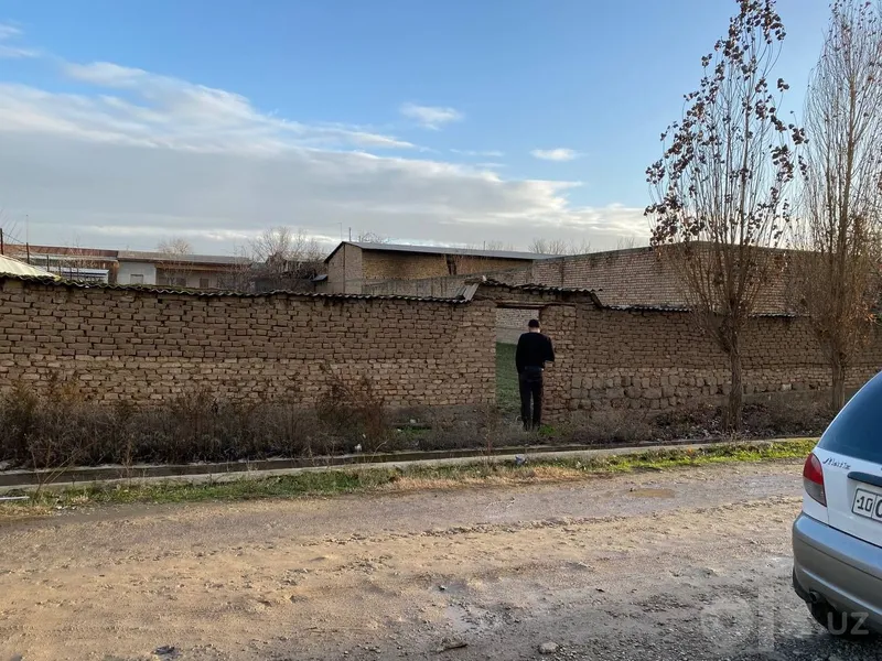 Yer 8 sotu qarorda + 3 sotu zahvati ichkar tomonda faqat qaror ozi bor 3 Yer 8 sotu qarorda + 3 sotu zahvati ichkar tomonda faqat qaror ozi bor 3