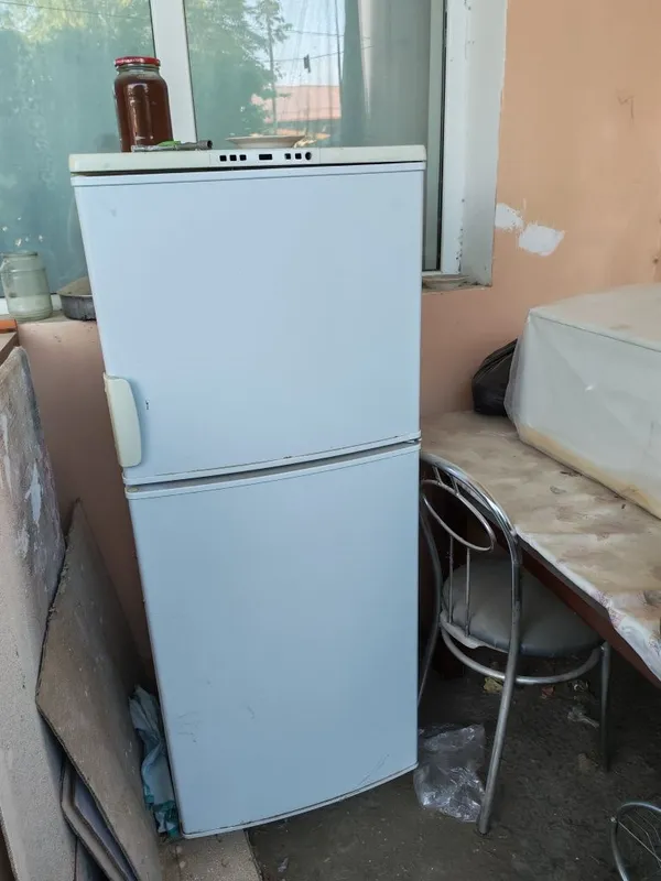 Продам холодильник и кухонный гарнитур 3 Продам холодильник и кухонный гарнитур 3