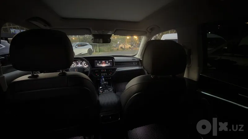 Hongqi HS5 срочно продам 2022 г. люкс класса 2 Hongqi HS5 срочно продам 2022 г. люкс класса 2