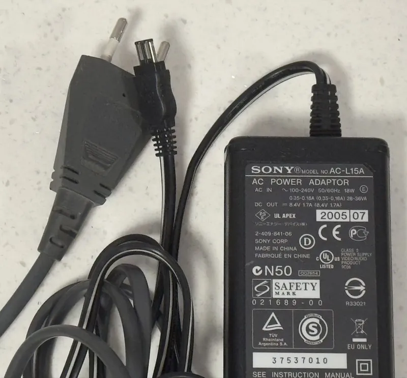 Sony AC-L15A адаптер постоянного питания для камер 1